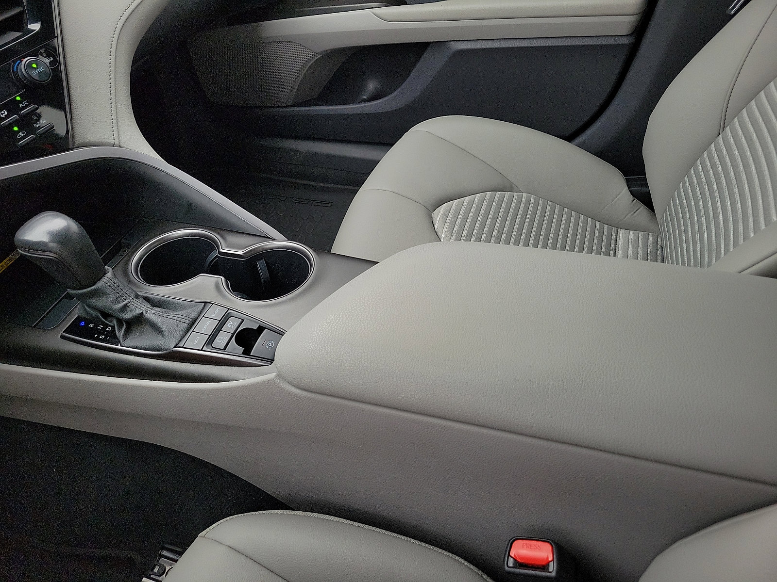 Used 2024 Toyota Camry SE w/ Audio Upgrade Package FWD image 20