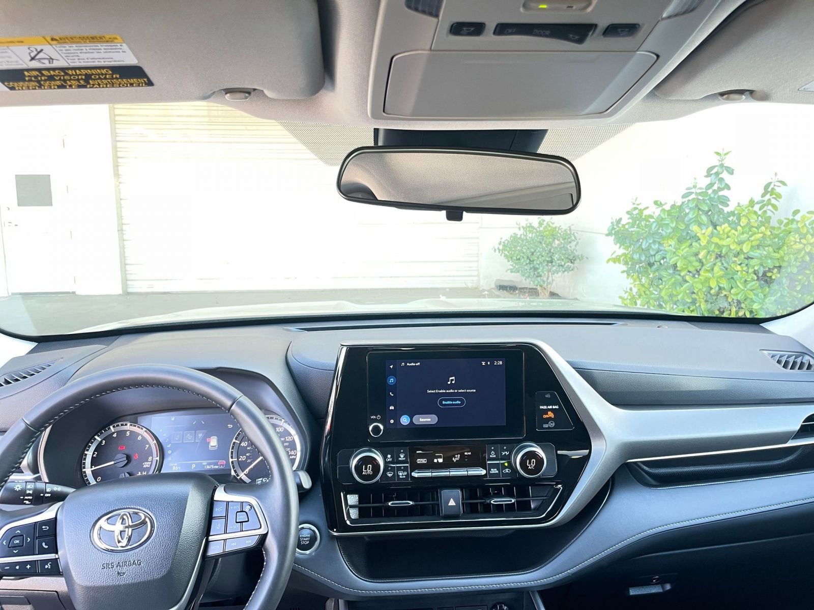 Used 2025 Toyota Highlander LE image 35