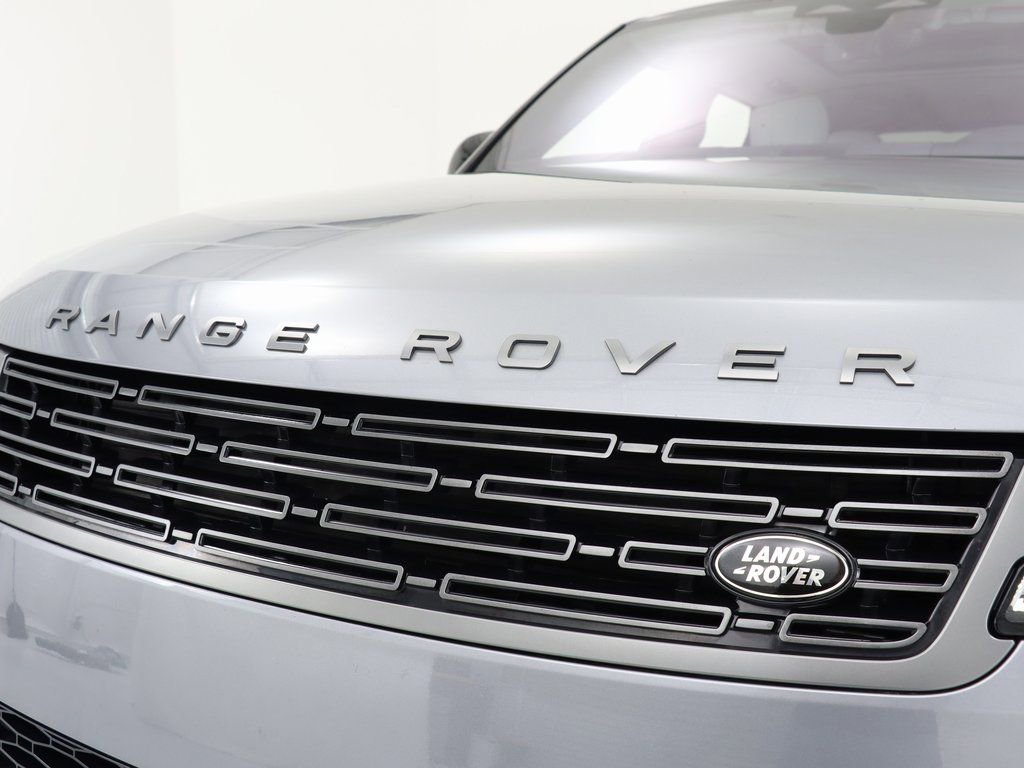 Used 2023 Land Rover Range Rover Sport SE image 9