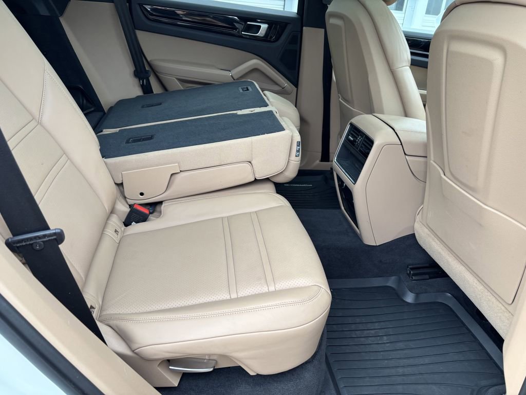 Used 2019 Porsche Cayenne AWD/4WD image 27