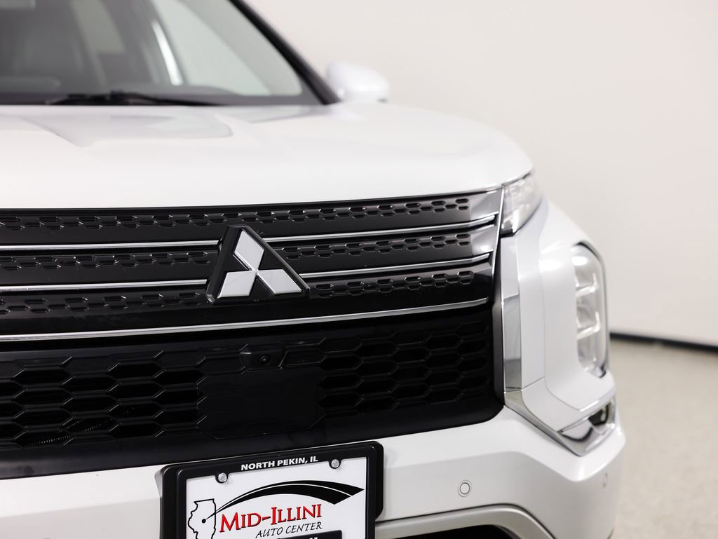 Used 2024 Mitsubishi Outlander SE image 4