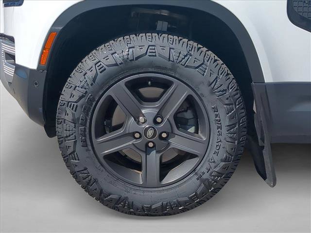 Used 2021 Land Rover Defender 90 S AWD/4WD image 23