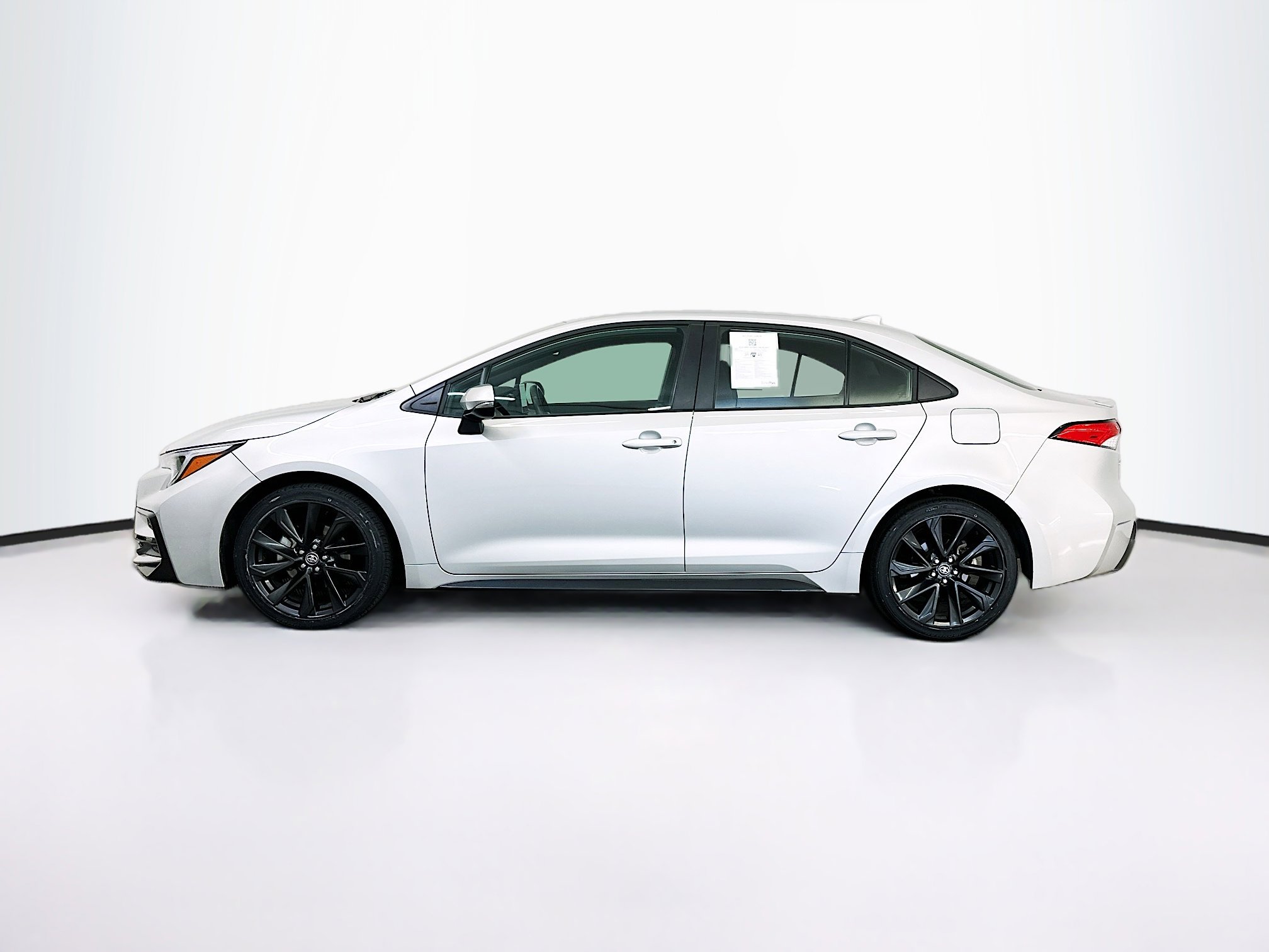 Used 2024 Toyota Corolla SE image 4