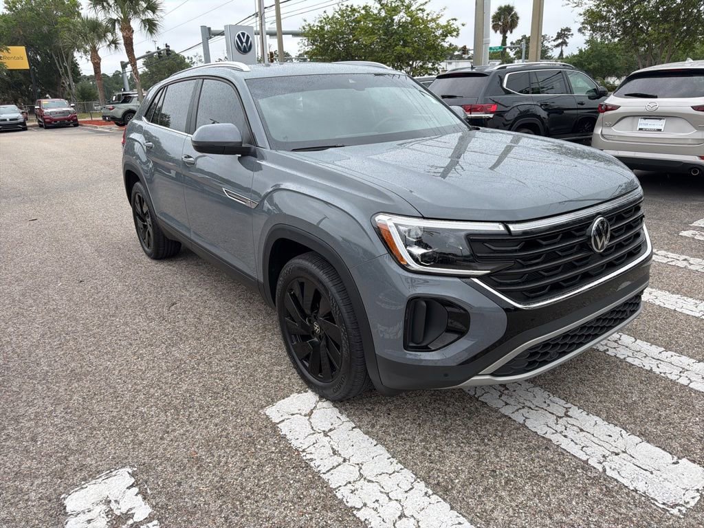 Certified 2025 Volkswagen Atlas Cross Sport SE w/ Panoramic Sunroof Package AWD/4WD image 23