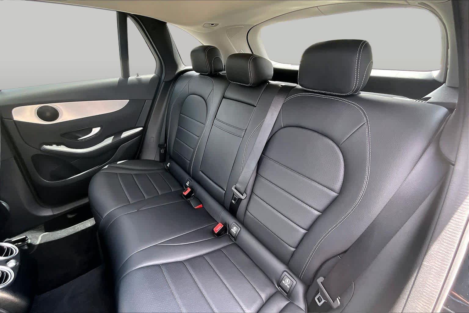 Certified 2022 Mercedes-Benz GLC 300 w/ Premium Package Lite image 21