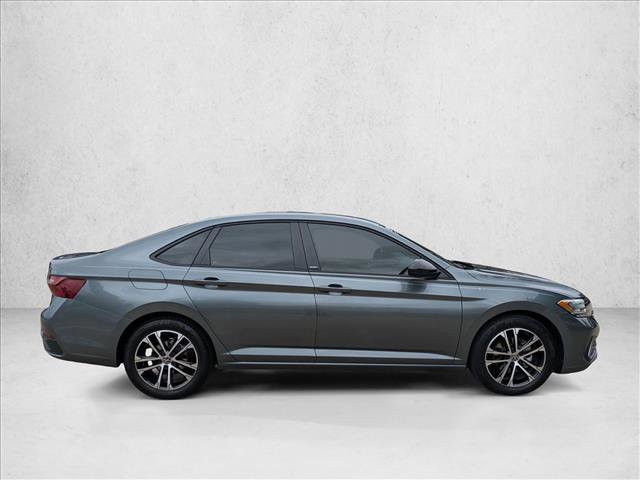 Used 2024 Volkswagen Jetta Sport image 4