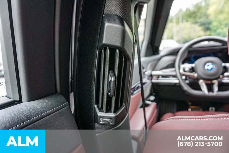 Used 2025 BMW i7 eDrive50 w/ M Sport Package image 34
