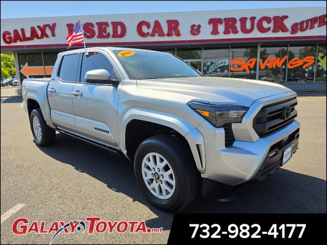 Used 2025 Toyota Tacoma SR5 AWD/4WD image 1