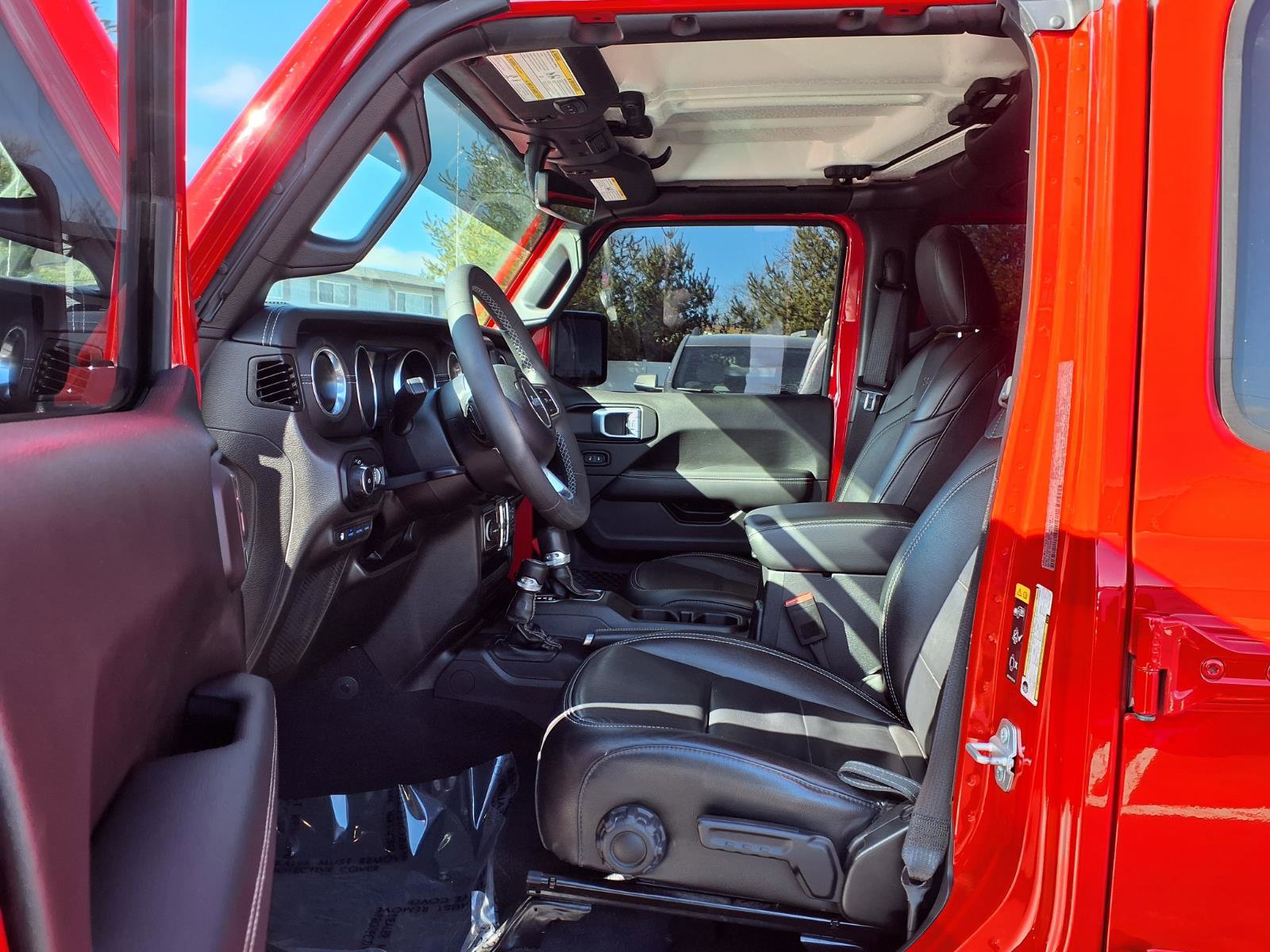 Used 2023 Jeep Wrangler Unlimited Sahara image 20