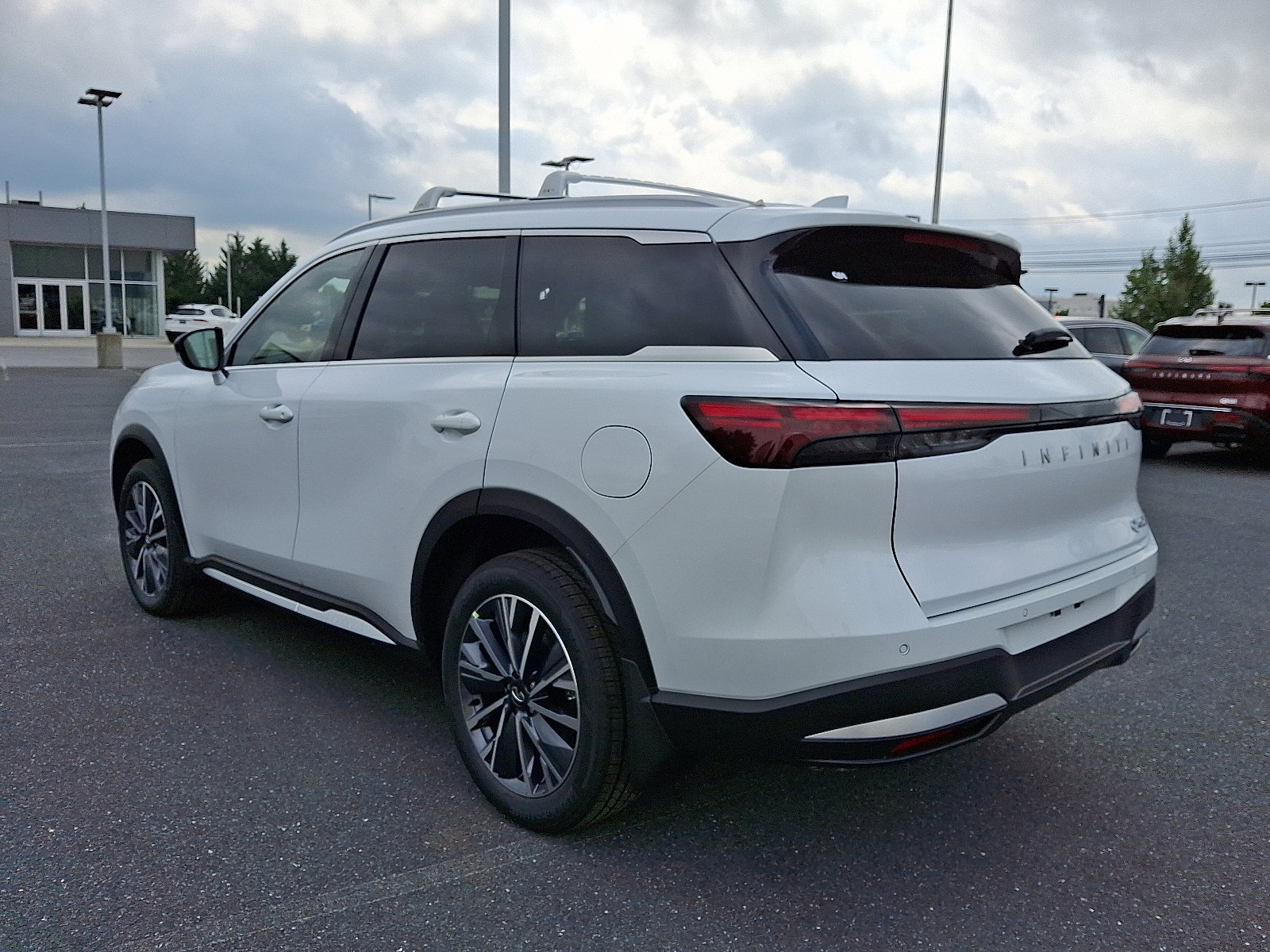 New 2026 INFINITI QX60 Luxe w/ Cargo Package image 3