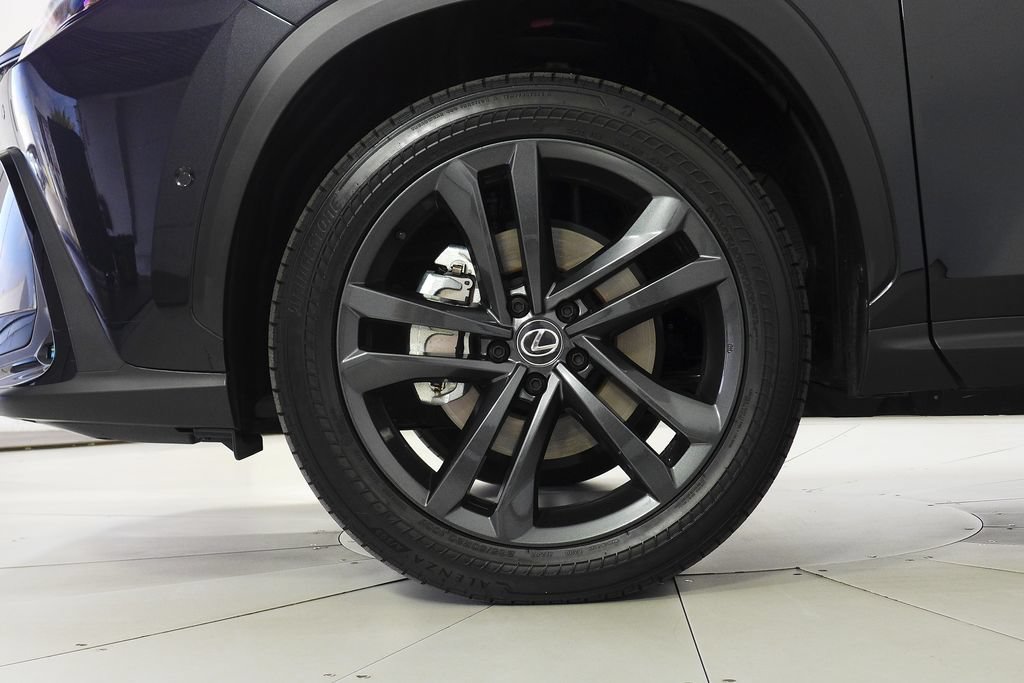 Used 2025 Lexus NX 450h+ AWD w/ Accessory Package (Z1) image 5