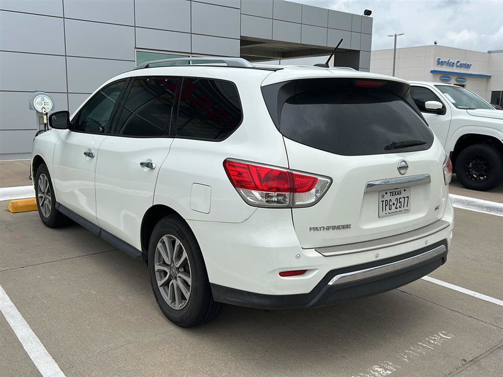 Used 2016 Nissan Pathfinder SV FWD image 16