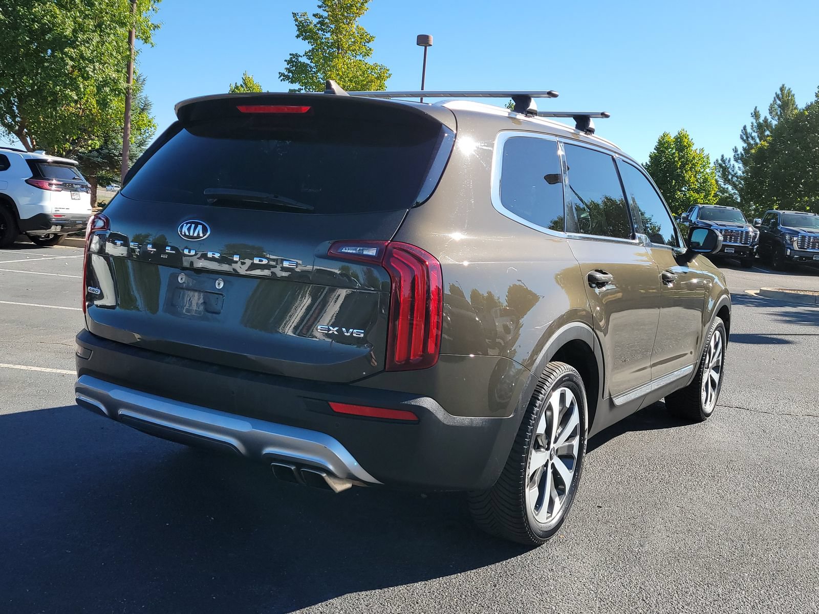 Used 2021 Kia Telluride EX w/ EX Premium Package AWD/4WD image 3