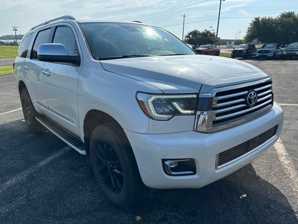 Used 2018 Toyota Sequoia Platinum AWD/4WD image 3