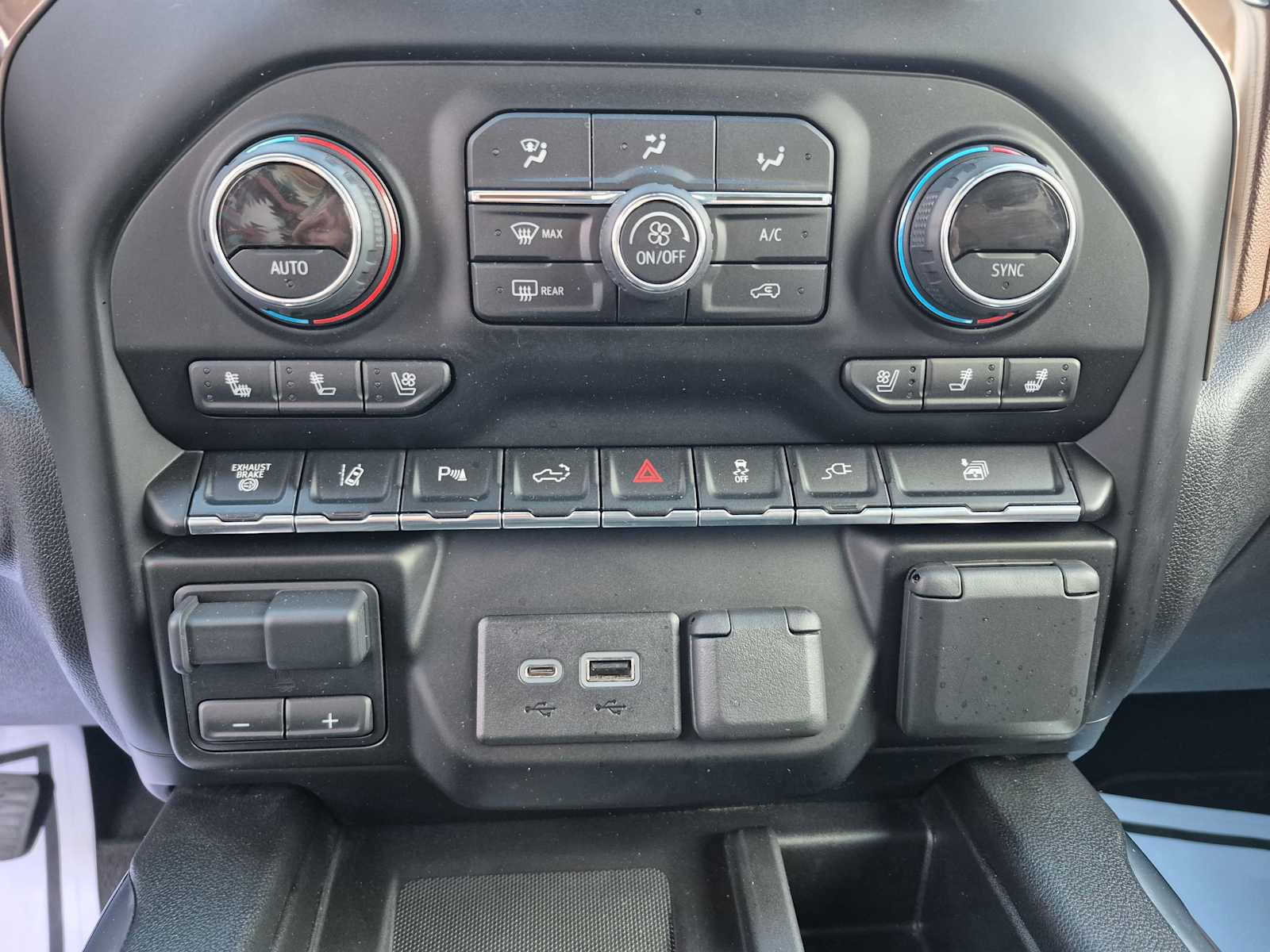 Used 2021 Chevrolet Silverado 2500 High Country w/ Technology Package image 24