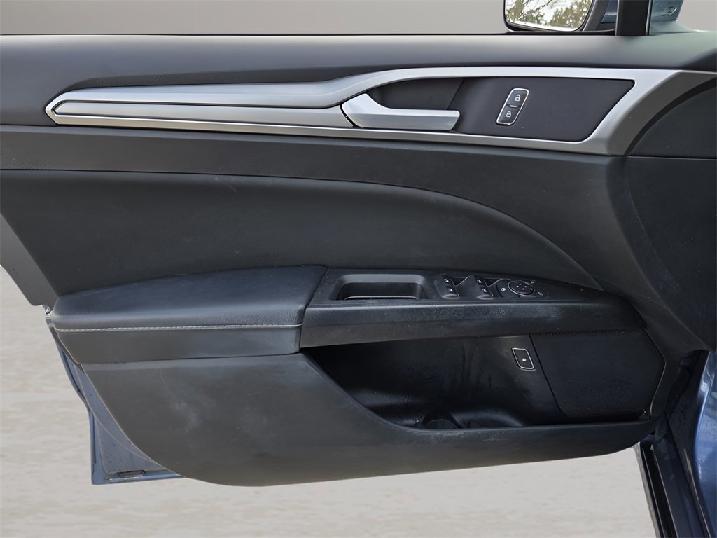 Used 2018 Ford Fusion SE image 14