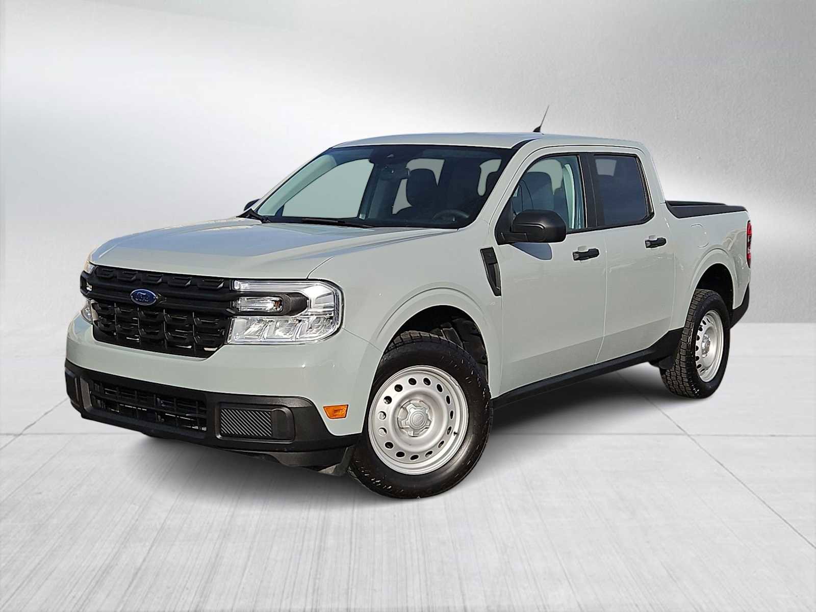 Used 2024 Ford Maverick XL image 1