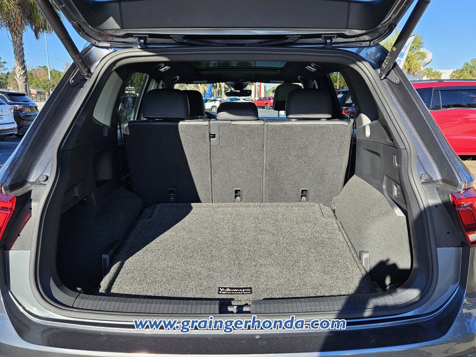 Used 2022 Volkswagen Tiguan SEL R-Line image 13