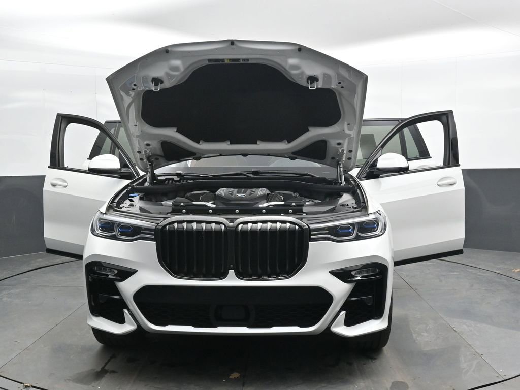 Used 2022 BMW X7 M50i image 53