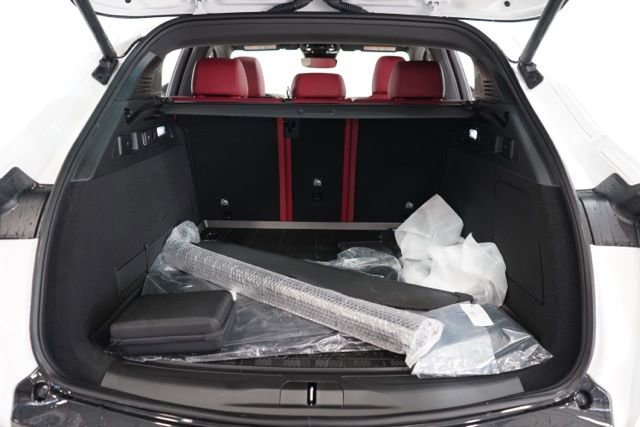 Used 2025 Maserati Grecale Modena image 31