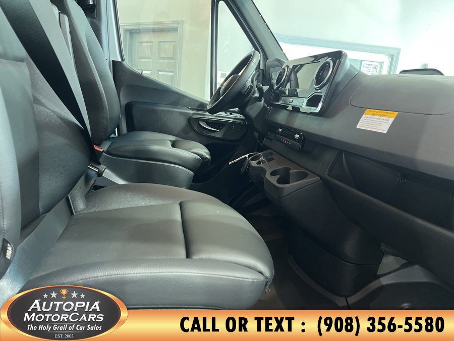 Used 2025 Mercedes-Benz Sprinter 3500 w/ Parking Package image 12