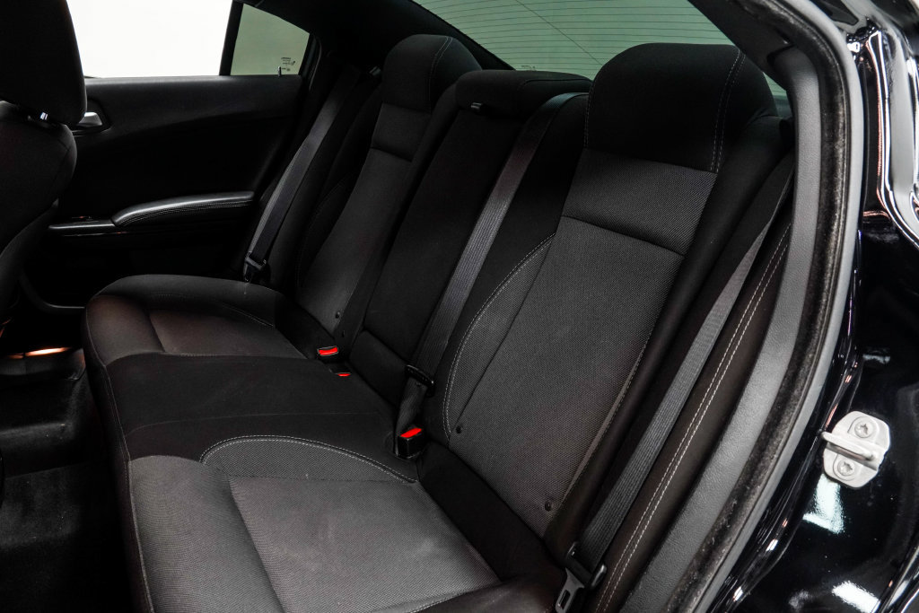 Used 2018 Dodge Charger SXT w/ Blacktop Package RWD image 18