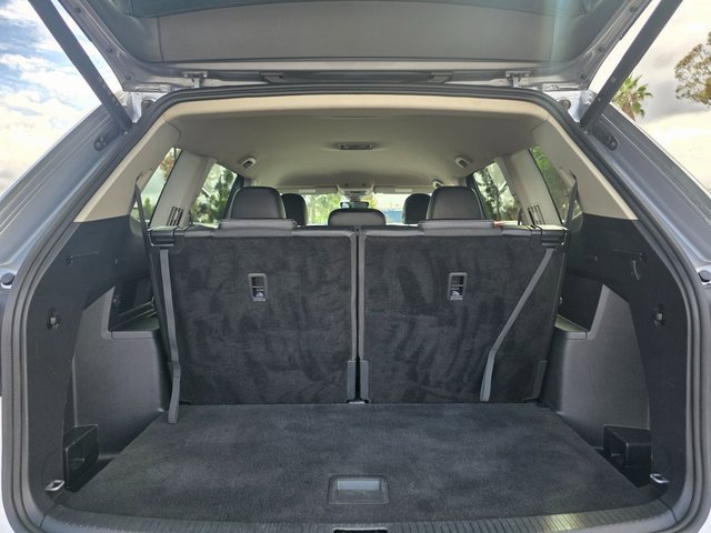 Used 2024 Volkswagen Atlas SE image 12