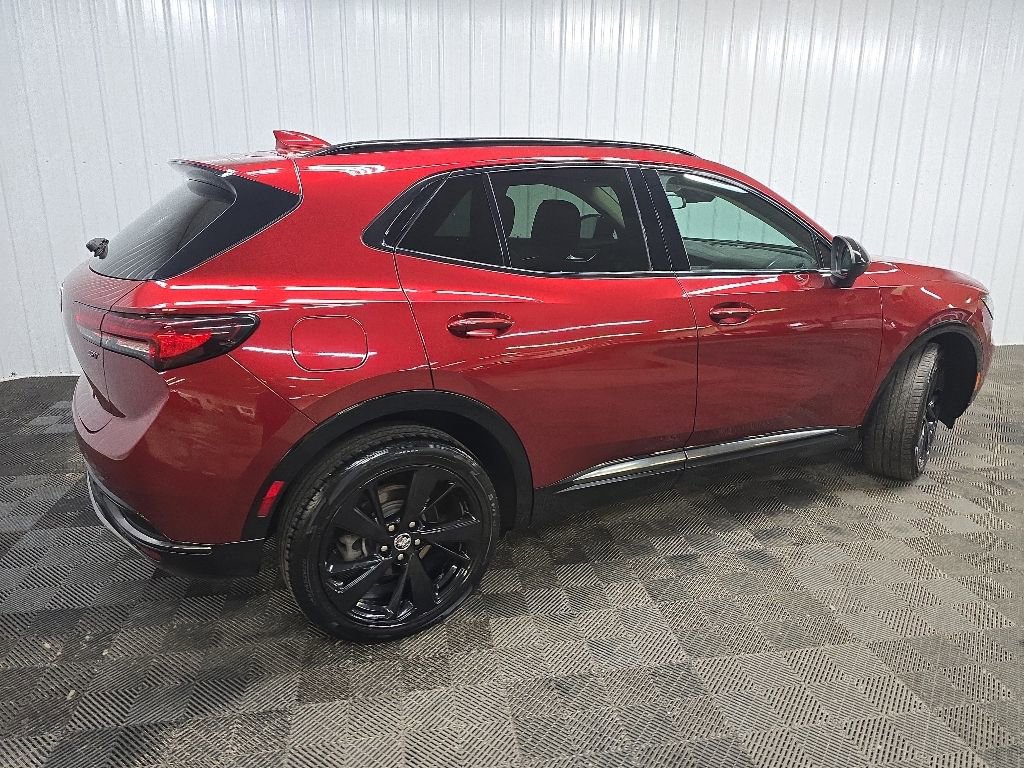 Used 2022 Buick Envision Essence w/ Sport Touring Package AWD/4WD image 3