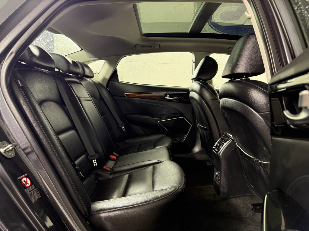 Used 2018 Kia Cadenza Technology image 15