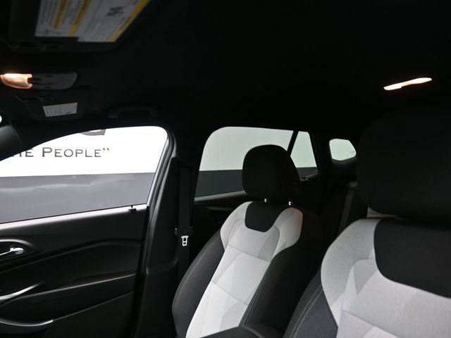 Used 2024 Chevrolet Trax RS image 17