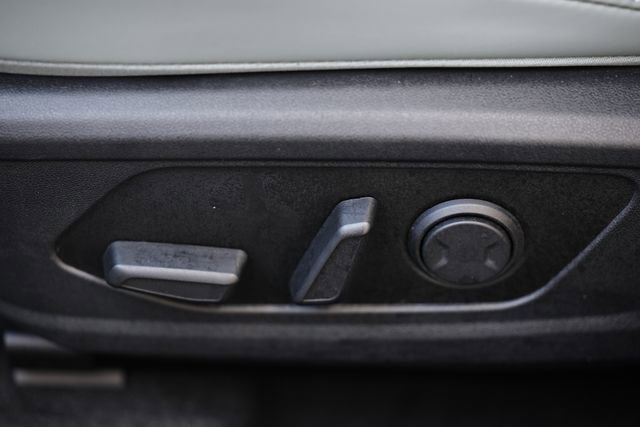 Certified 2025 Hyundai Elantra Limited FWD image 16