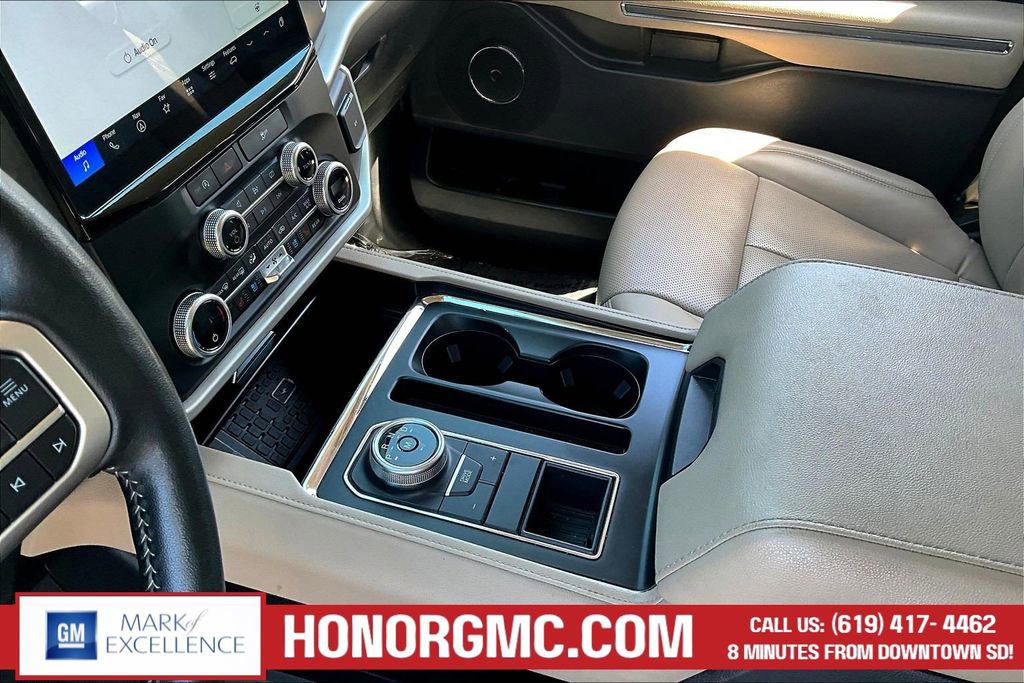 Used 2024 Ford Expedition XLT image 17