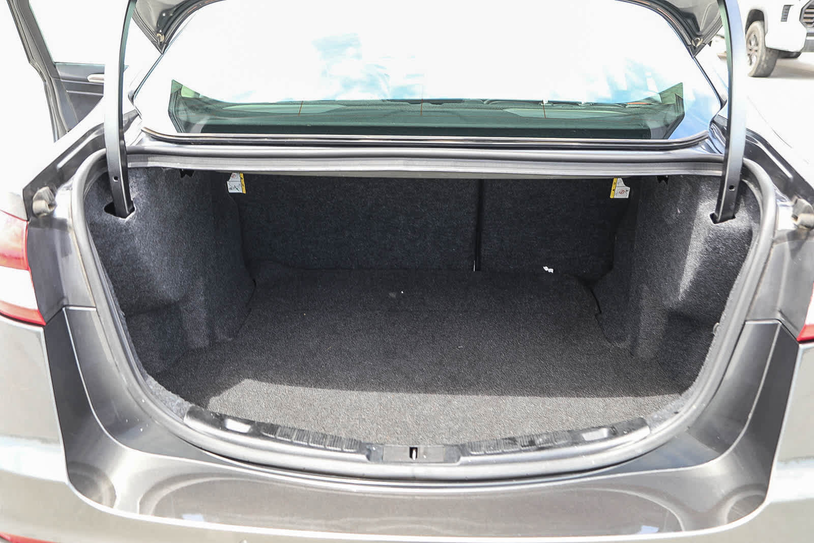 Used 2019 Ford Fusion SEL FWD image 25