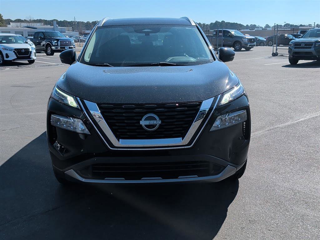 Used 2023 Nissan Rogue SL w/ SL Premium Package image 3
