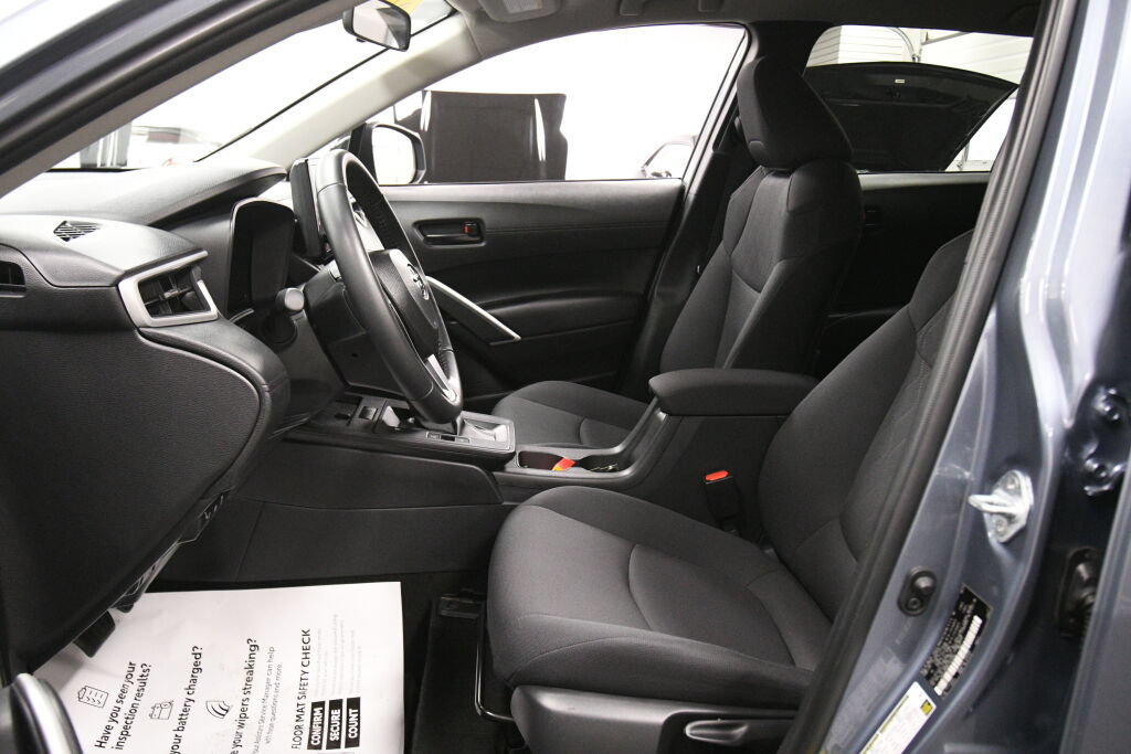 Certified 2026 Toyota Corolla Cross LE FWD image 10