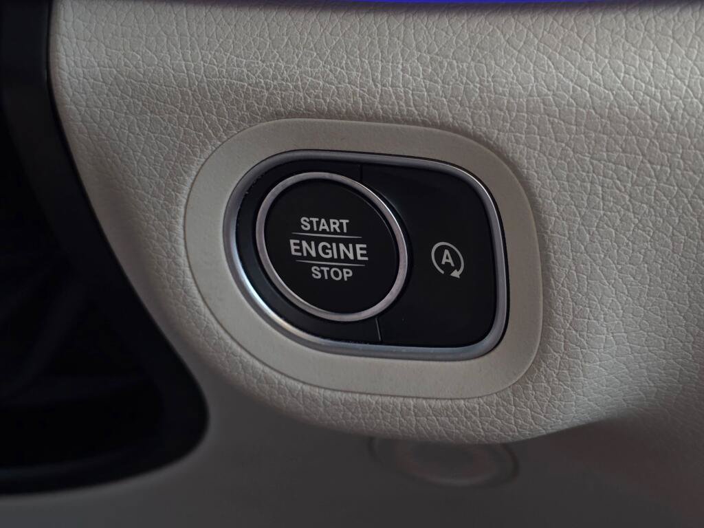 Used 2024 Mercedes-Benz GLE 350 4MATIC w/ Driver Assistance Package image 44