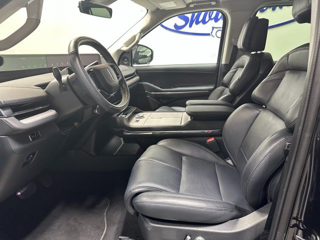 Used 2025 Lincoln Navigator Reserve AWD/4WD image 16