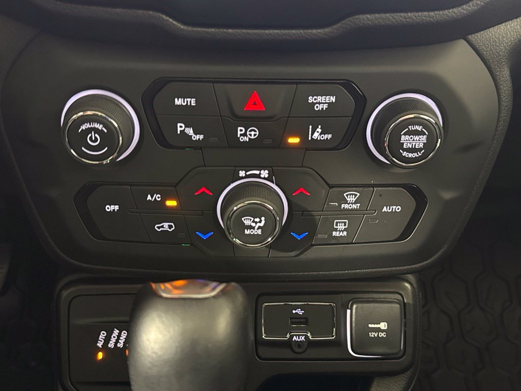 Used 2021 Jeep Renegade Limited w/ Sun & Sound Group AWD/4WD image 27