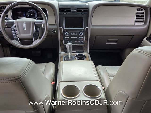 Used 2016 Lincoln Navigator L Select RWD image 9
