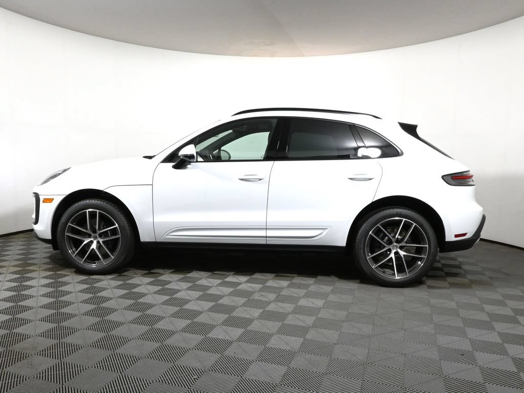 Used 2026 Porsche Macan AWD/4WD image 2