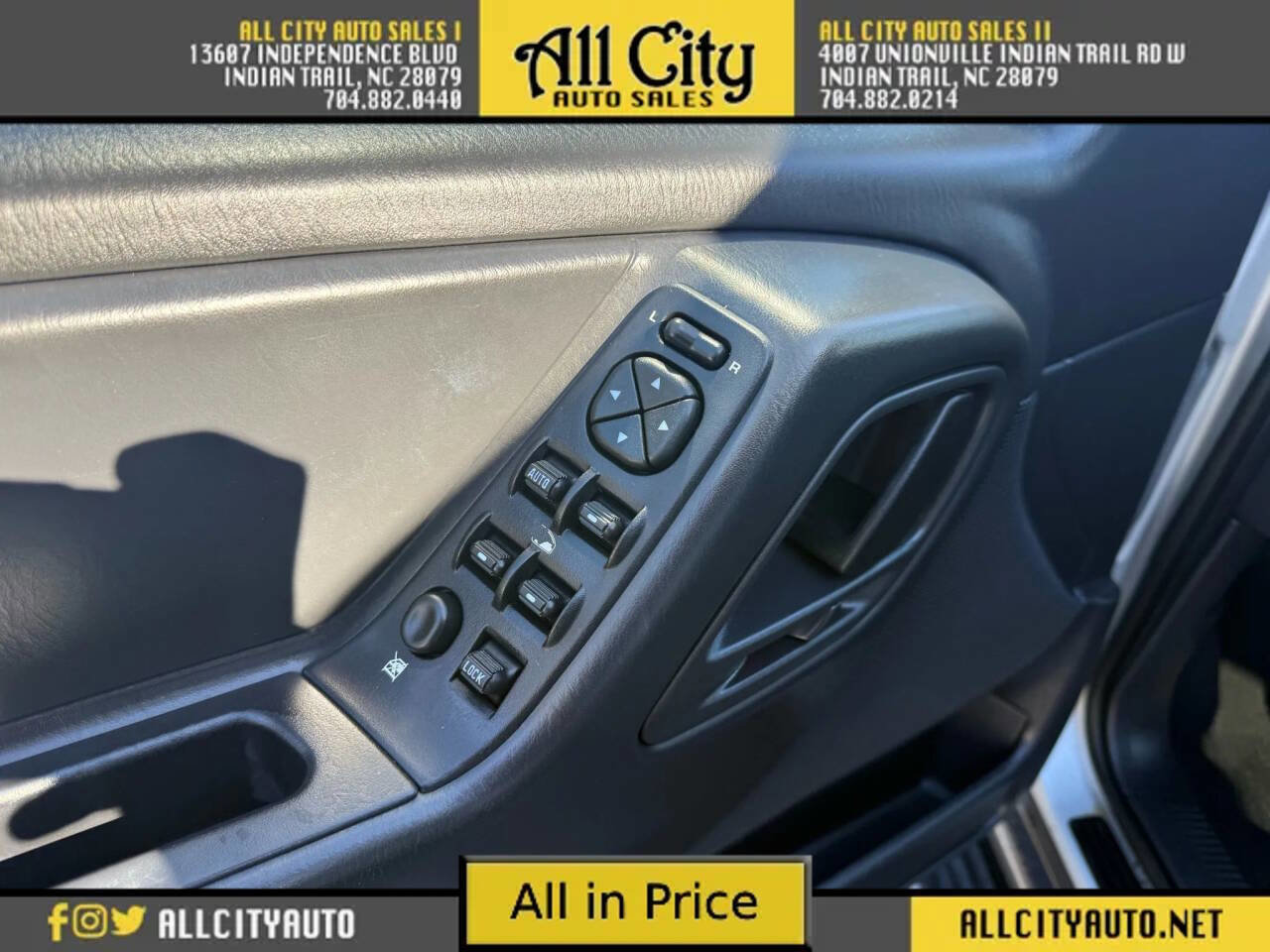 Used 2004 Jeep Grand Cherokee Laredo w/ Convenience Group image 23