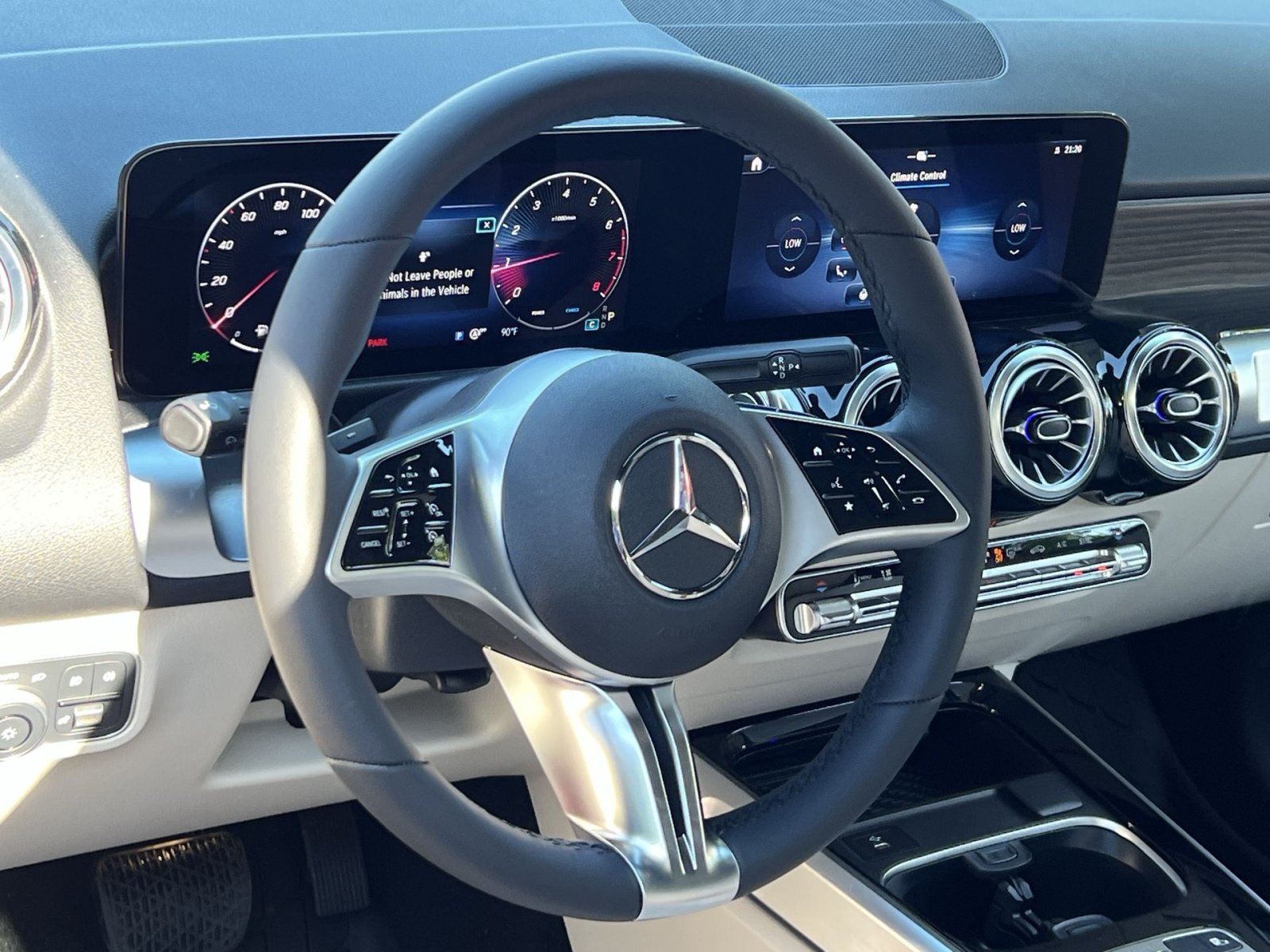 New 2026 Mercedes-Benz GLB 250 4MATIC image 21