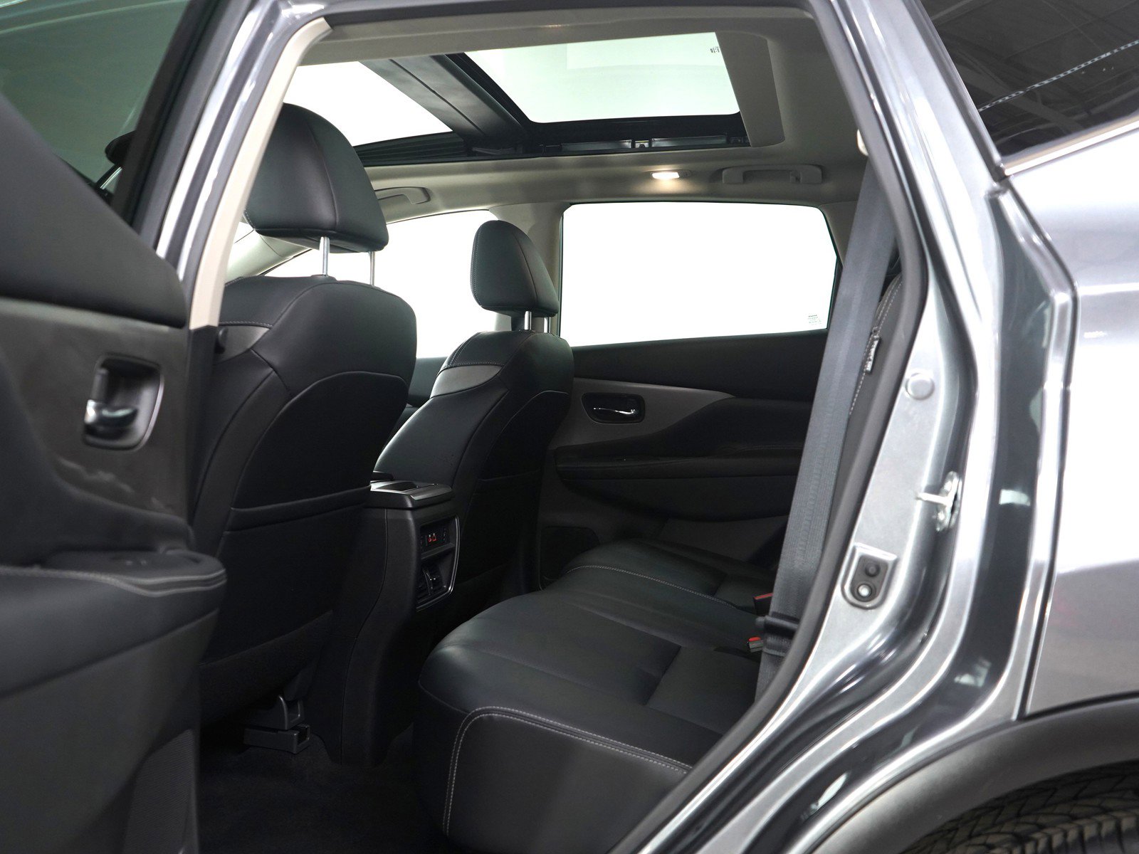 Used 2024 Nissan Murano SL image 16