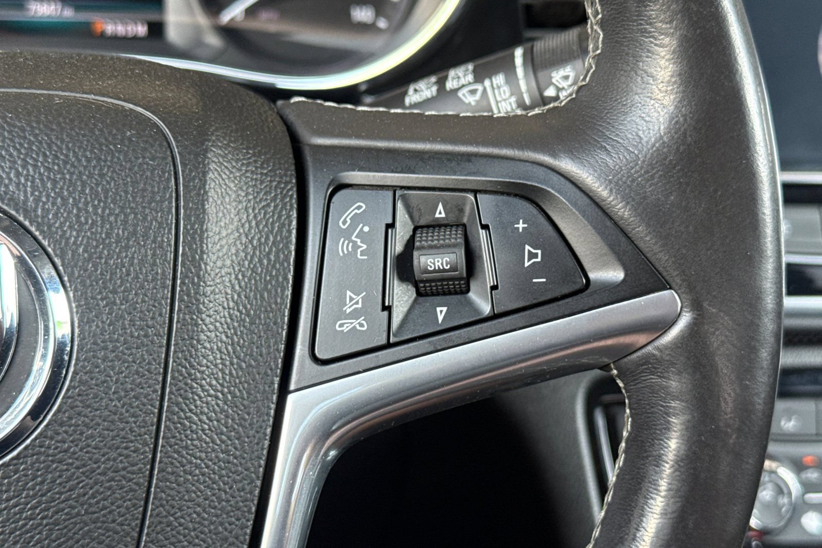 Used 2018 Buick Encore Essence FWD image 36