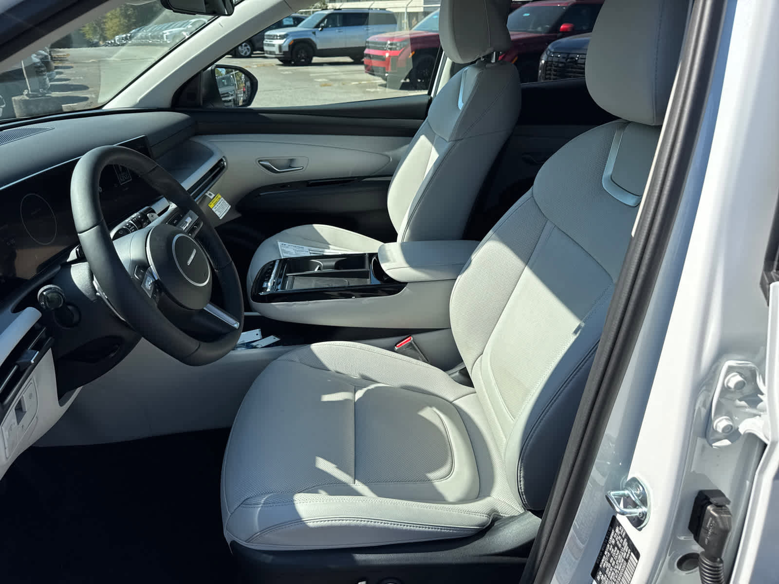 New 2025 Hyundai Tucson Limited image 9