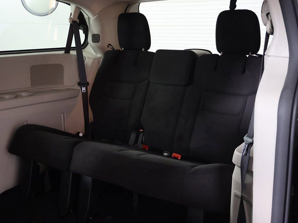 Used 2016 Dodge Grand Caravan American Value Package image 18