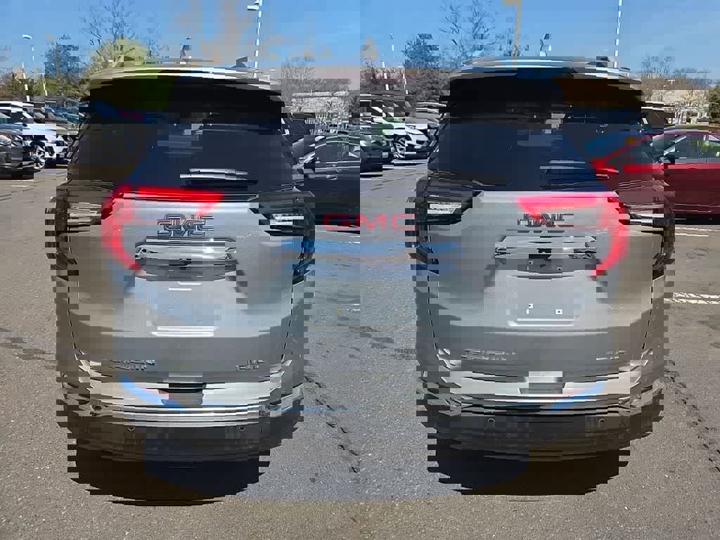 Used 2023 GMC Terrain SLT w/ Tech Package image 6