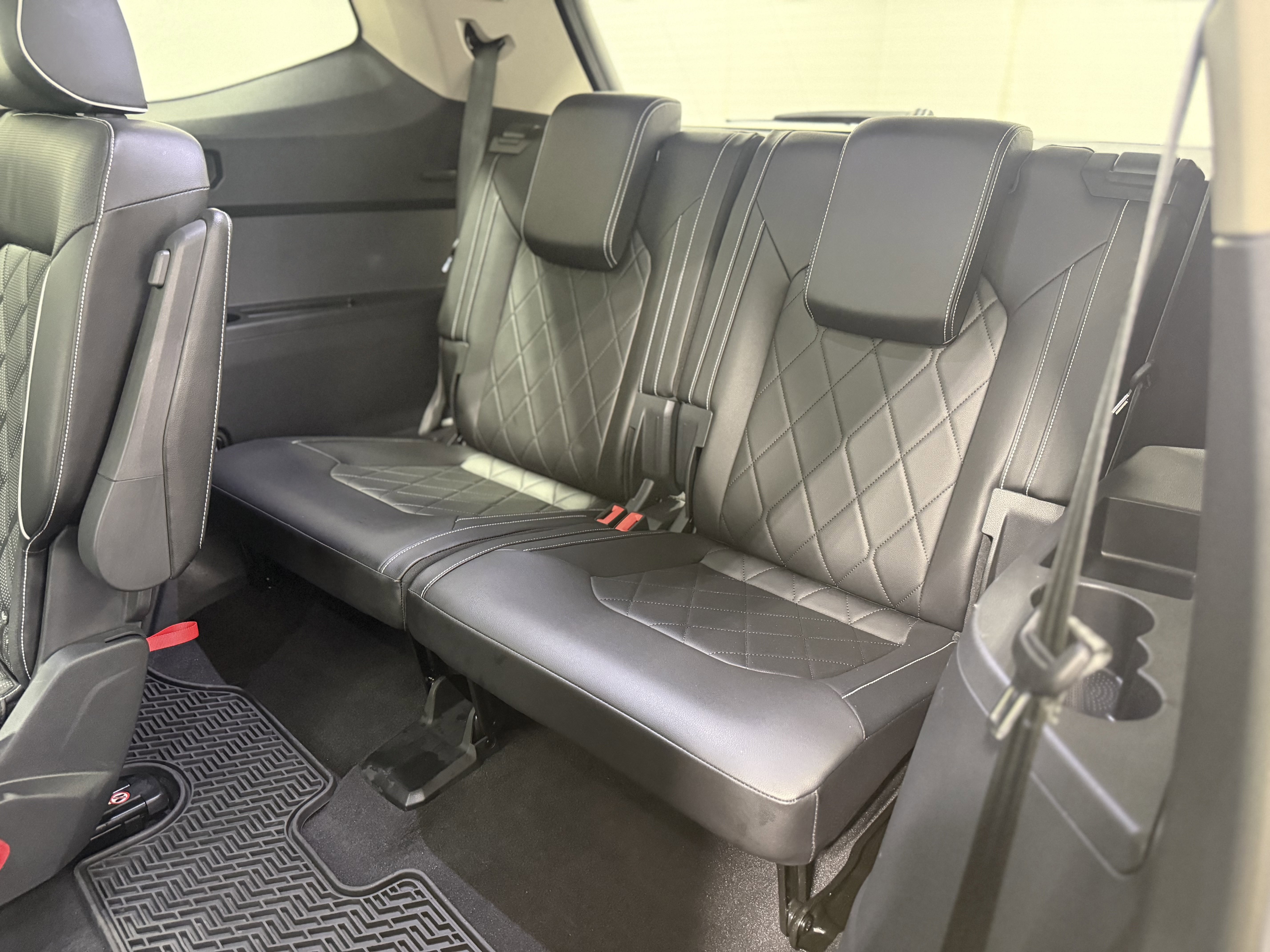 Used 2024 Volkswagen Atlas SEL Premium R-Line image 27