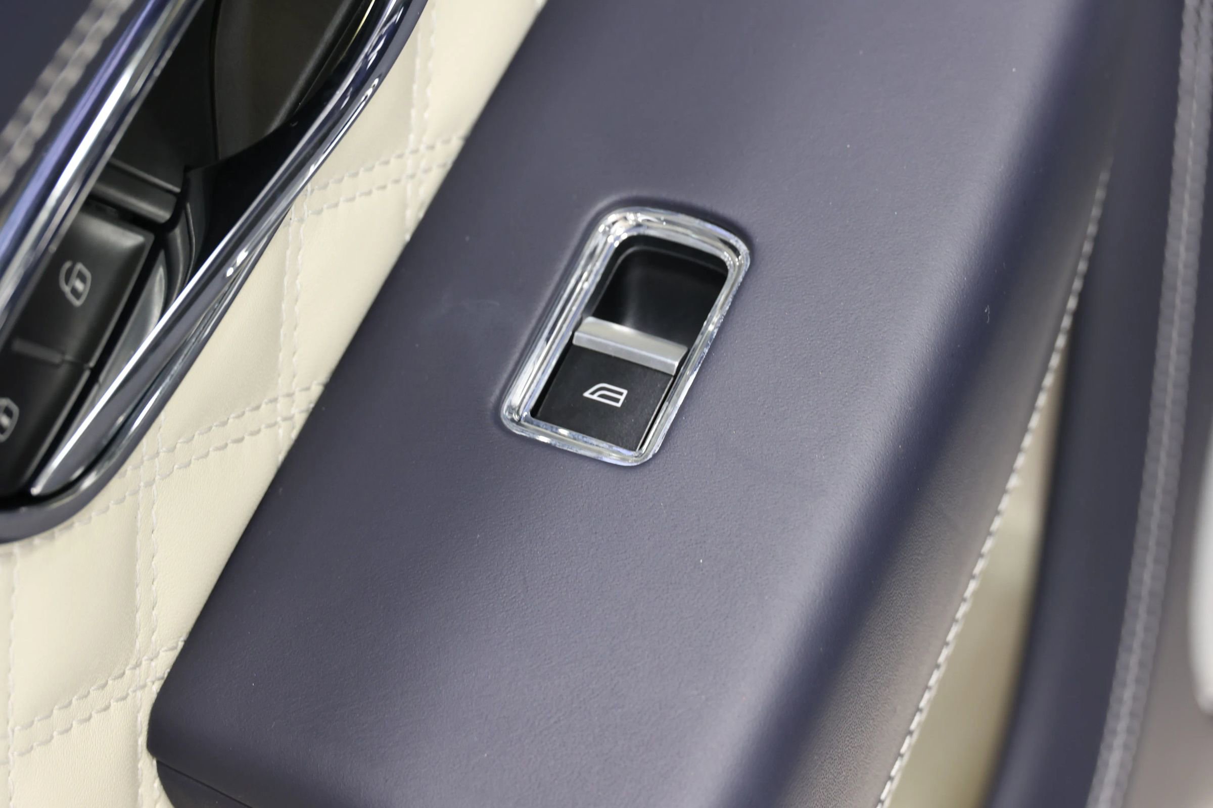 Used 2022 Bentley Bentayga image 67