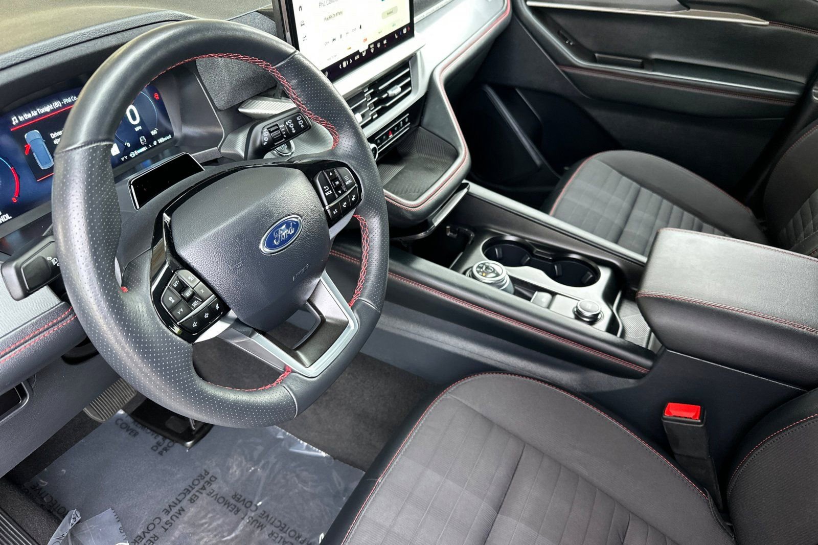 Used 2025 Ford Explorer ST-Line image 4